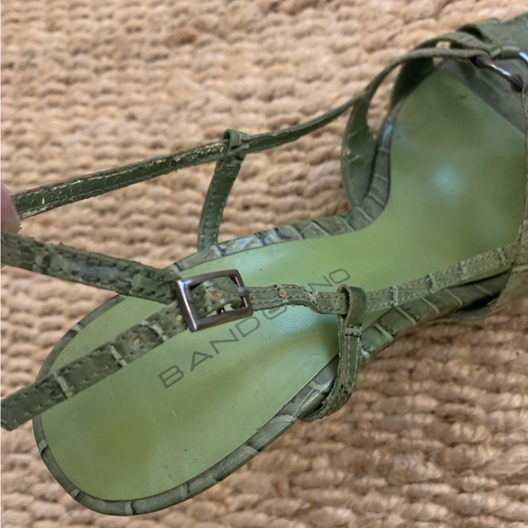 Vintage Bandolino Green strappy heels - Picture 4 of 7